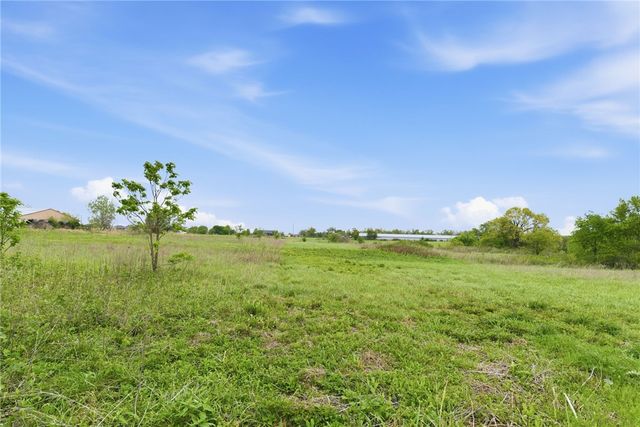 8778 Tycoon Road, Bentonville, AR 72713