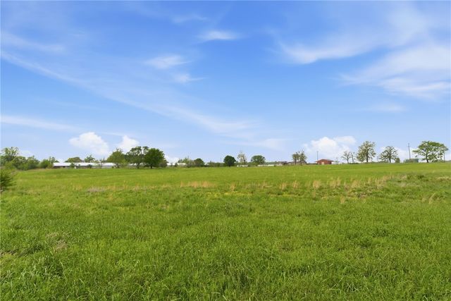 8778 Tycoon Road, Bentonville, AR 72713