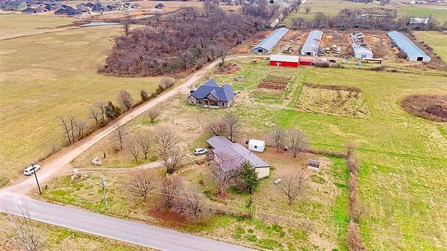 8778 Tycoon Road, Bentonville, AR 72713