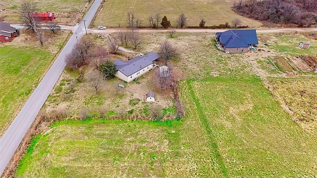 8778 Tycoon Road, Bentonville, AR 72713