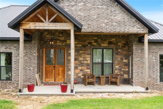 8778 Tycoon Road, Bentonville, AR 72713