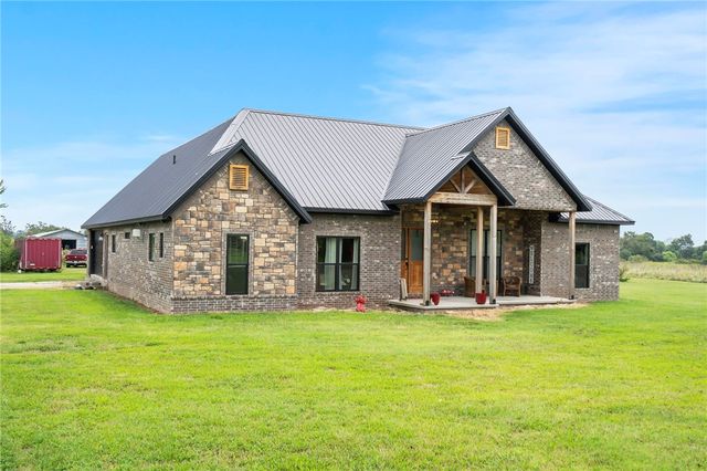 8778 Tycoon Road, Bentonville, AR 72713