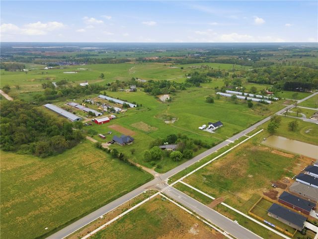 8778 Tycoon Road, Bentonville, AR 72713