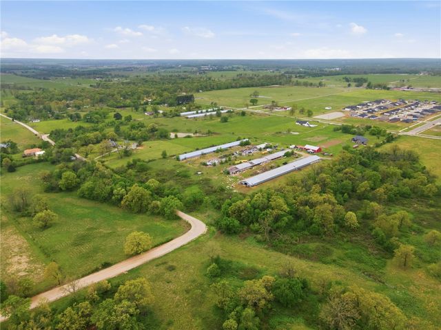 8778 Tycoon Road, Bentonville, AR 72713