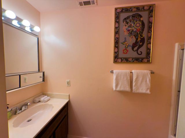 2809 N Los Felices Circle E 115, Palm Springs, CA 92262