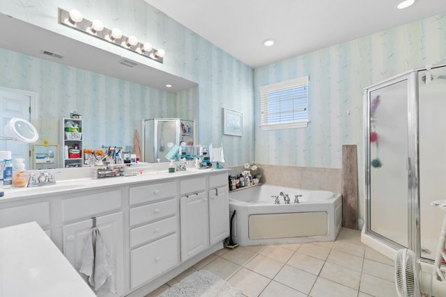 700 Pickering Dr Unit 202, Murrells Inlet, SC 29576