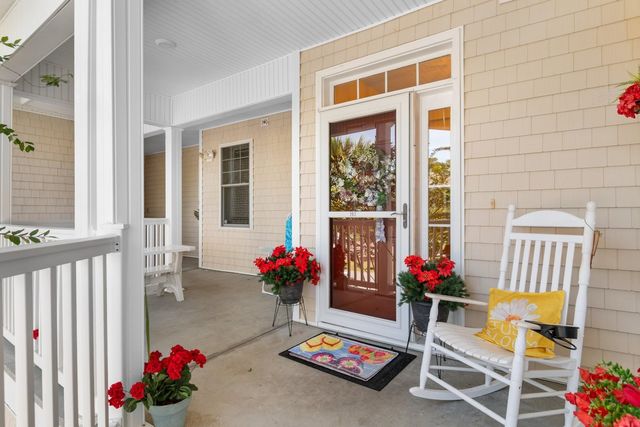 700 Pickering Dr Unit 202, Murrells Inlet, SC 29576