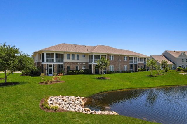700 Pickering Dr Unit 202, Murrells Inlet, SC 29576