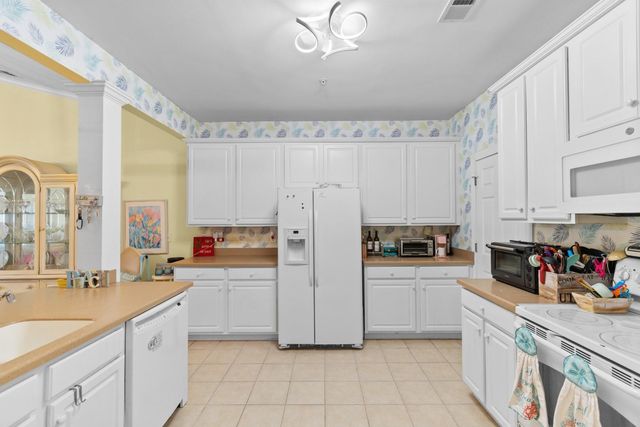 700 Pickering Dr Unit 202, Murrells Inlet, SC 29576