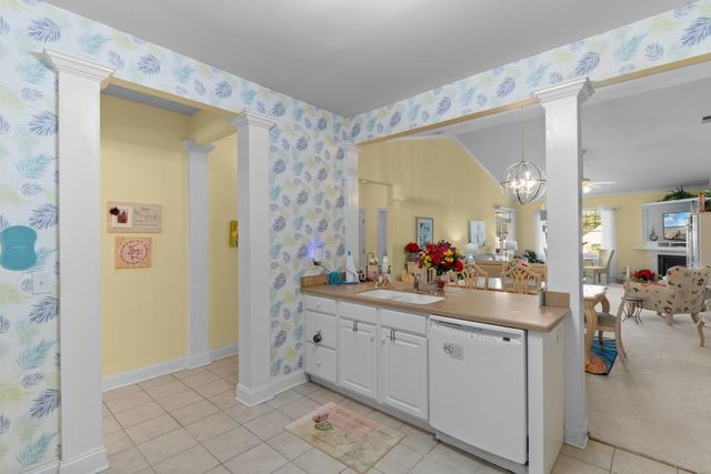 700 Pickering Dr Unit 202, Murrells Inlet, SC 29576