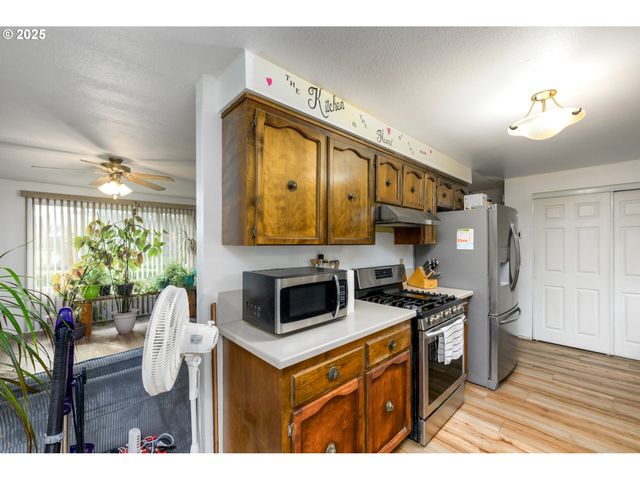 125 SUSAN St, Myrtle Creek, OR 97457