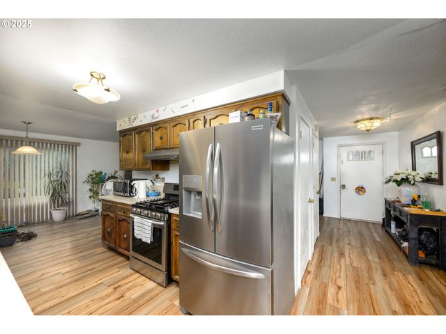 125 SUSAN St, Myrtle Creek, OR 97457