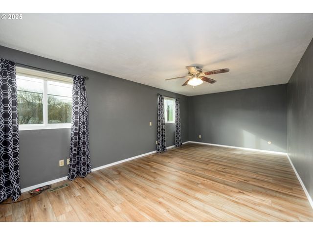 125 SUSAN St, Myrtle Creek, OR 97457