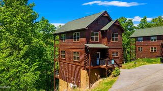 2243 Wingspan Drive, Sevierville, TN 37876