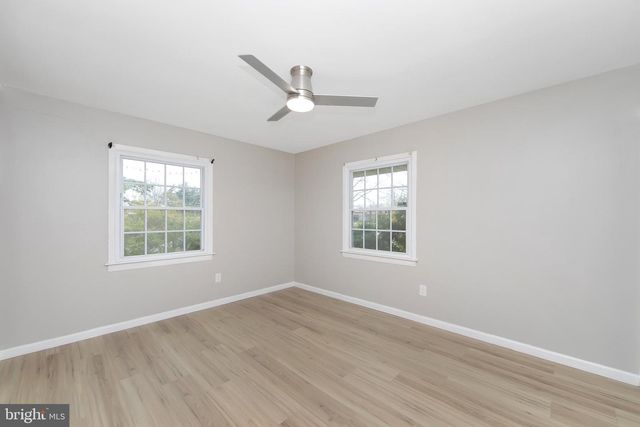 2 S SUNSET RD, Willingboro, NJ 08046