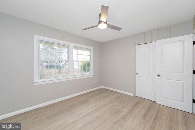 2 S SUNSET RD, Willingboro, NJ 08046