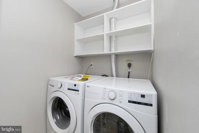 2 S SUNSET RD, Willingboro, NJ 08046