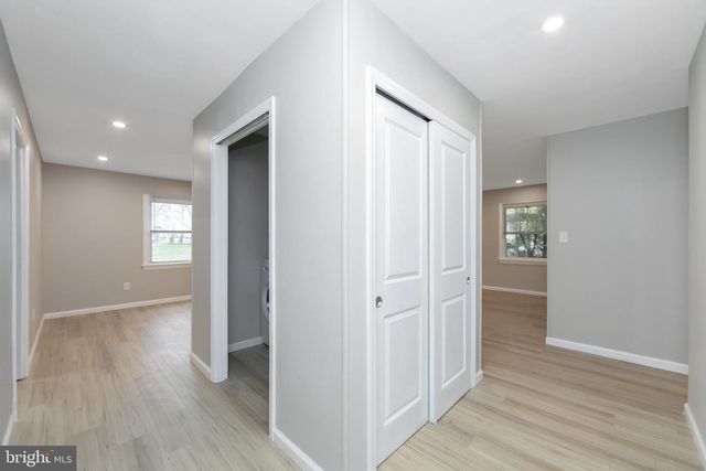 2 S SUNSET RD, Willingboro, NJ 08046