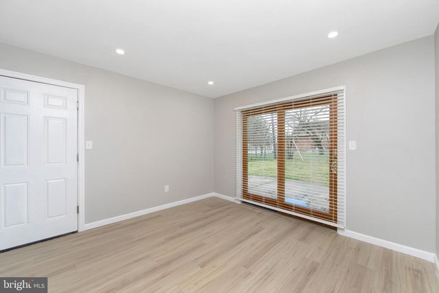 2 S SUNSET RD, Willingboro, NJ 08046