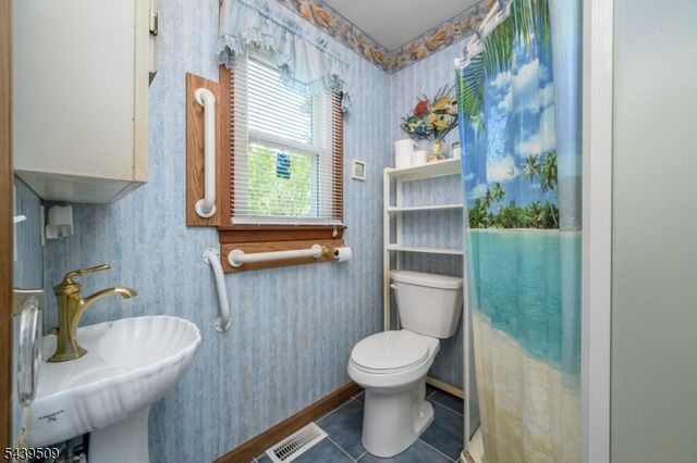 202 Grove St, North Plainfield Boro, NJ 07060