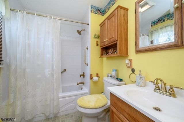 202 Grove St, North Plainfield Boro, NJ 07060