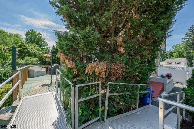 202 Grove St, North Plainfield Boro, NJ 07060