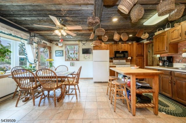 202 Grove St, North Plainfield Boro, NJ 07060