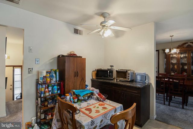 5 ELIZABETH CT, Edison, NJ 08817