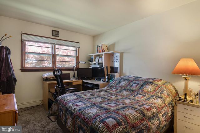 5 ELIZABETH CT, Edison, NJ 08817