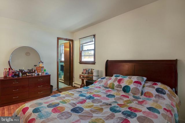 5 ELIZABETH CT, Edison, NJ 08817