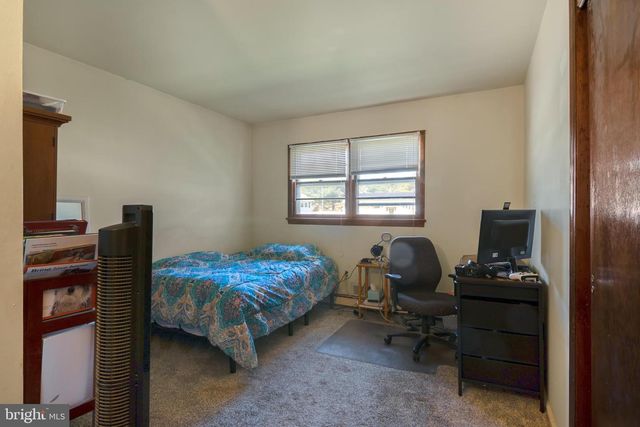 5 ELIZABETH CT, Edison, NJ 08817