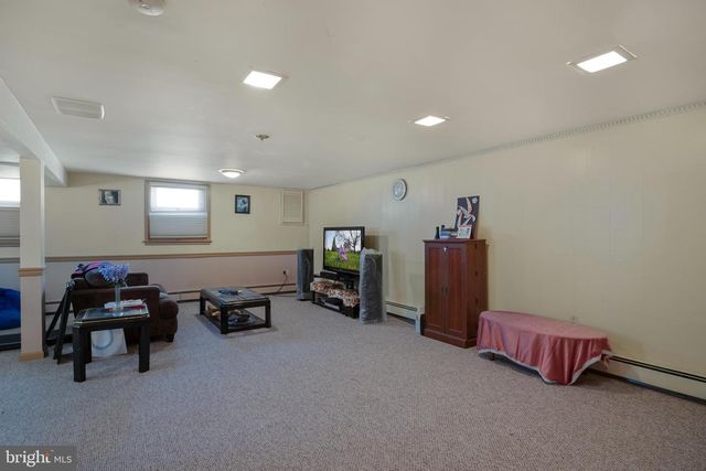 5 ELIZABETH CT, Edison, NJ 08817