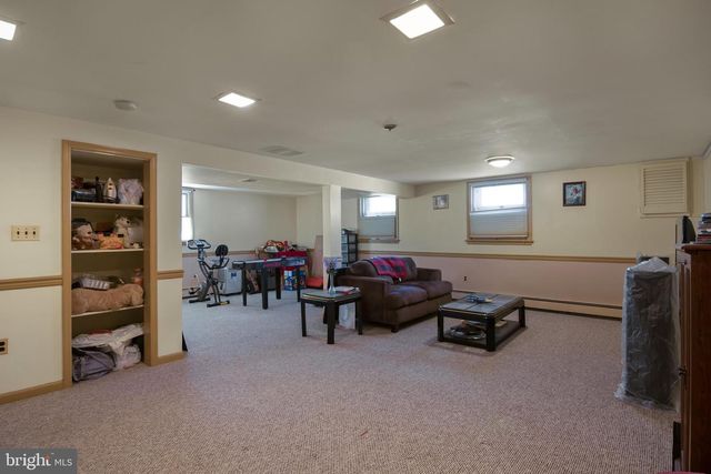 5 ELIZABETH CT, Edison, NJ 08817