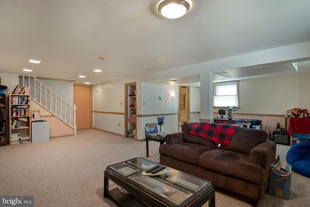 5 ELIZABETH CT, Edison, NJ 08817