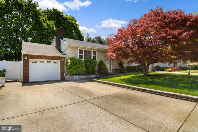 5 ELIZABETH CT, Edison, NJ 08817