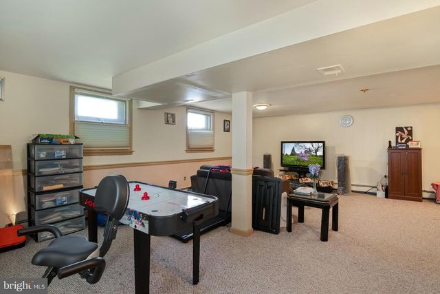 5 ELIZABETH CT, Edison, NJ 08817