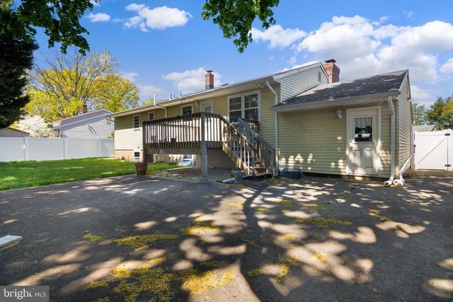 5 ELIZABETH CT, Edison, NJ 08817