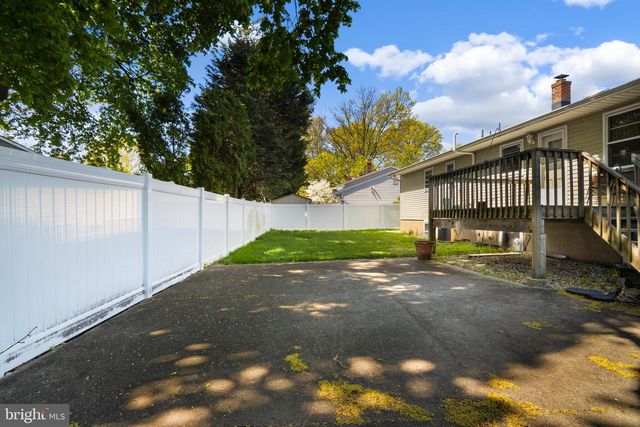 5 ELIZABETH CT, Edison, NJ 08817