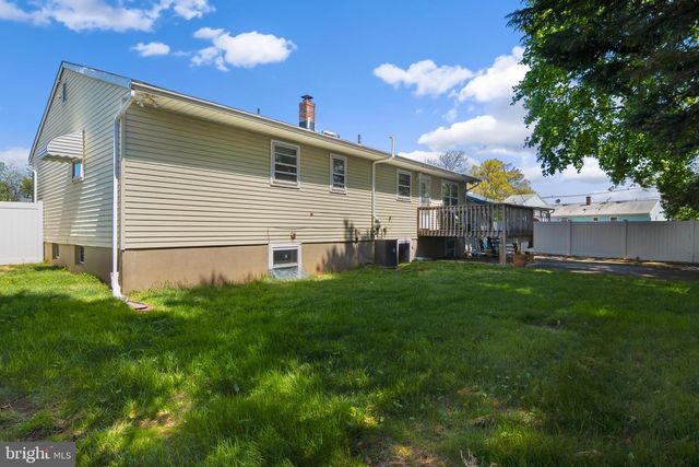 5 ELIZABETH CT, Edison, NJ 08817