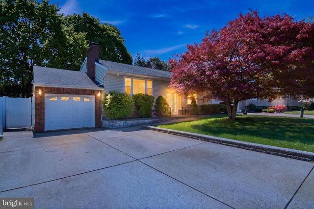 5 ELIZABETH CT, Edison, NJ 08817