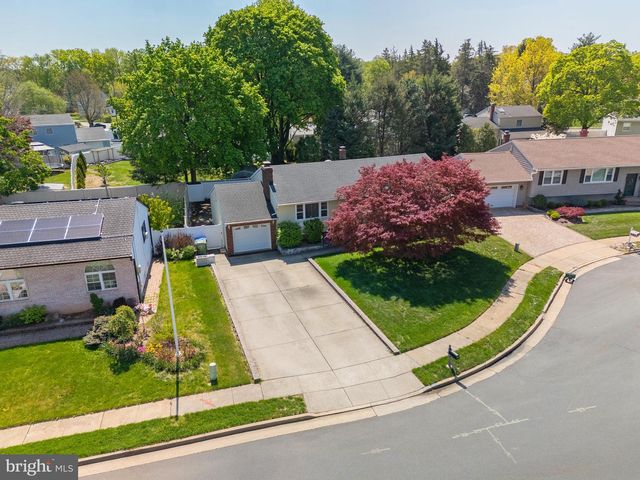 5 ELIZABETH CT, Edison, NJ 08817