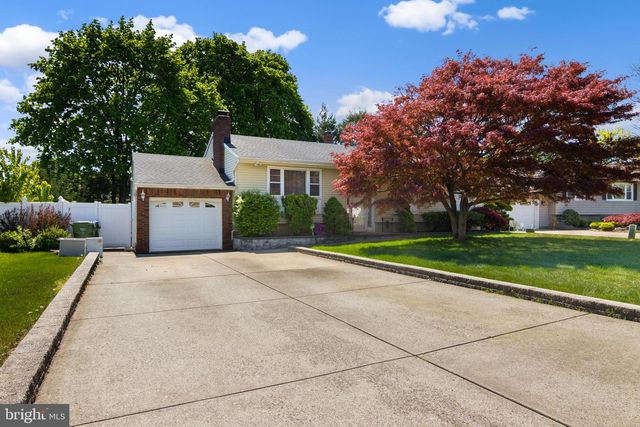 5 ELIZABETH CT, Edison, NJ 08817