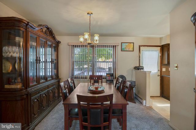 5 ELIZABETH CT, Edison, NJ 08817