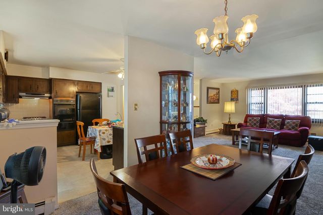 5 ELIZABETH CT, Edison, NJ 08817