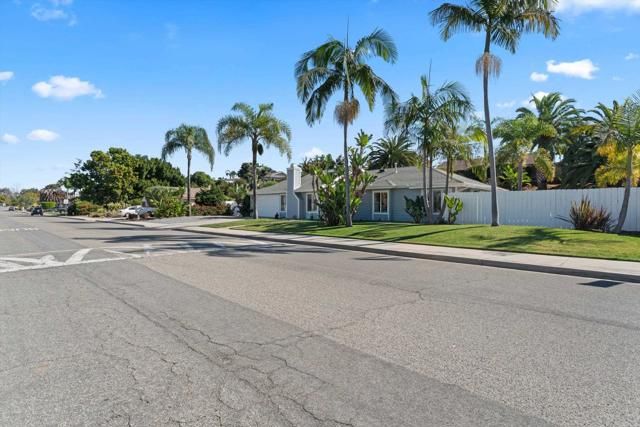 1125 Lake Ridge Drive, San Marcos, CA 92078