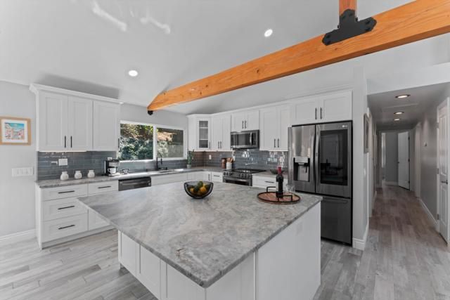 1125 Lake Ridge Drive, San Marcos, CA 92078