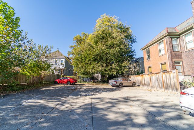 526 Greenup Street, Covington, KY 41011