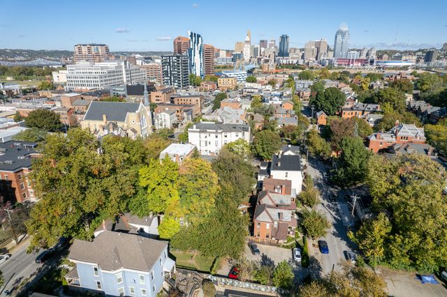 526 Greenup Street, Covington, KY 41011