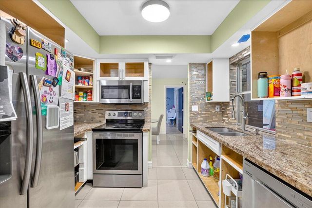 4911 NW 14TH, Deerfield Beach, FL 33064