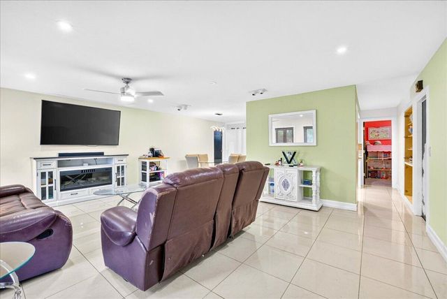 4911 NW 14TH, Deerfield Beach, FL 33064